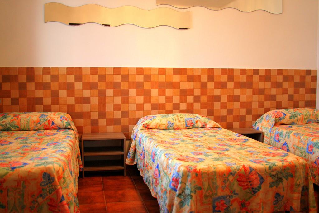 Hotel Planas Lloret de Mar Esterno foto